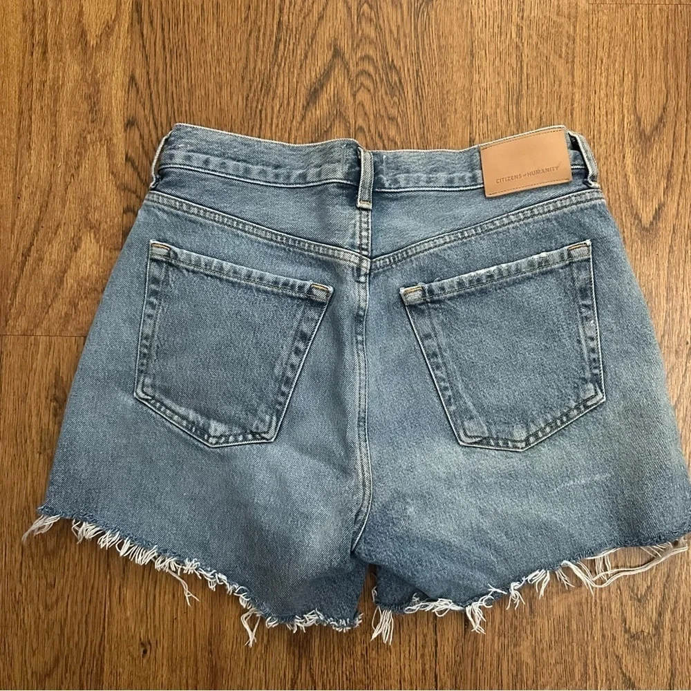 Citizens of Humanity Blue Denim Annabelle Long raw hem Shorts size 26 cotton